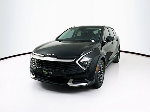 Used 2023 Kia Sportage LX image 3