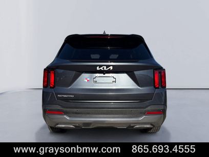 Used 2024 Kia Sorento S w/ Panoramic Sunroof Package