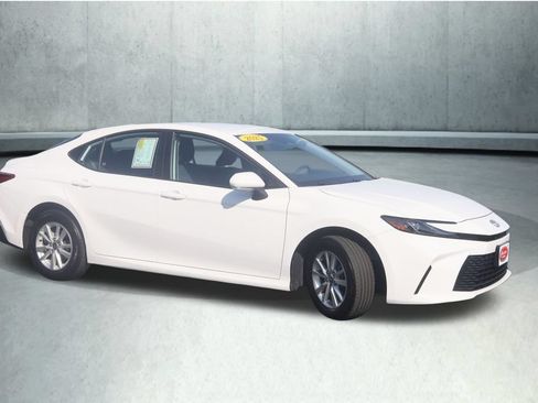 Used 2025 Toyota Camry LE w/ Convenience Package AWD/4WD image 13