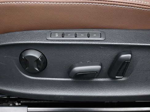 Used 2022 Volkswagen Passat 2.0T image 10