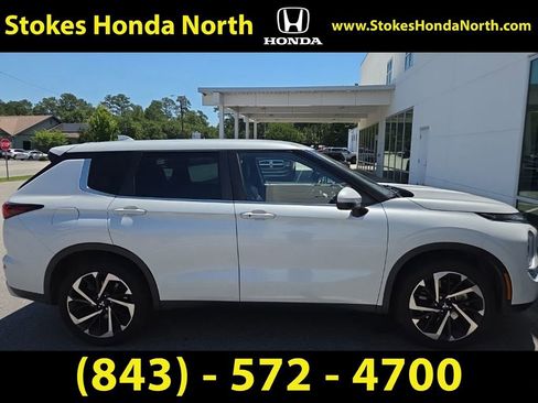 Used 2023 Mitsubishi Outlander SE FWD image 3