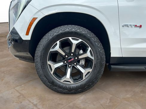 New 2026 GMC Yukon XL AT4 w/ AT4 Premium Package image 30