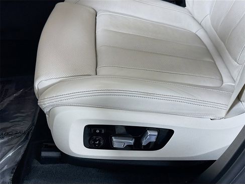 Used 2020 BMW X5 xDrive40i w/ Premium Package image 19