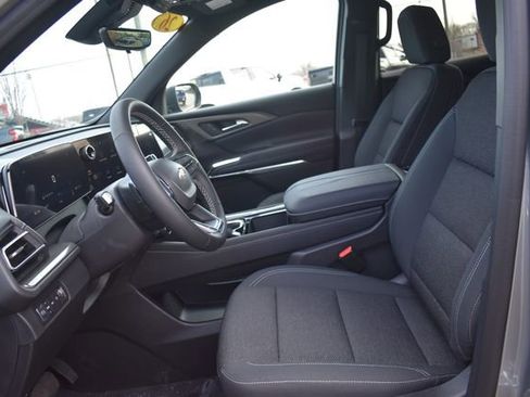 New 2026 Chevrolet Traverse LT w/ Driver Confidence Package AWD/4WD image 24