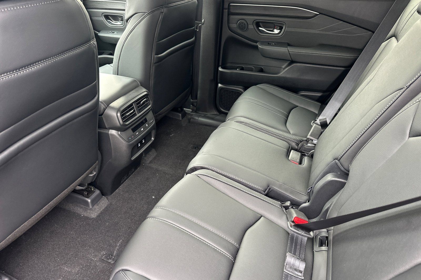 New 2026 Honda Pilot Touring image 12