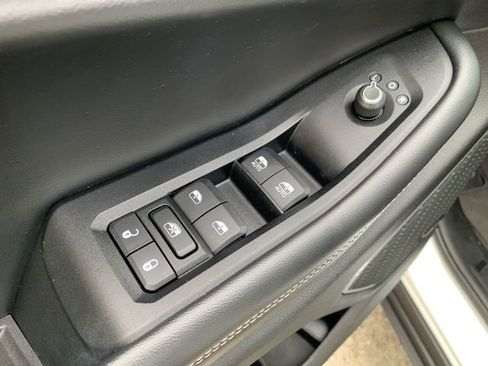 Used 2022 Jeep Grand Cherokee L Limited w/ Black Appearance Package image 20