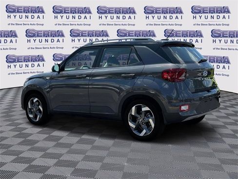 Used 2025 Hyundai Venue Limited image 4