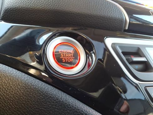 Used 2019 Honda Pilot Touring image 13