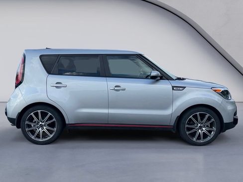 Used 2019 Kia Soul ! FWD image 6