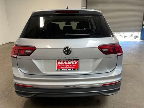 Used 2024 Volkswagen Tiguan SE FWD image 4
