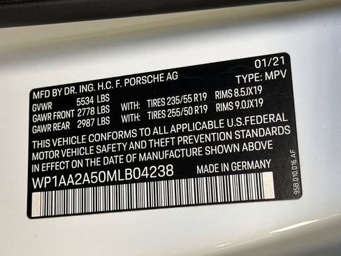 Used 2021 Porsche Macan AWD/4WD image 33