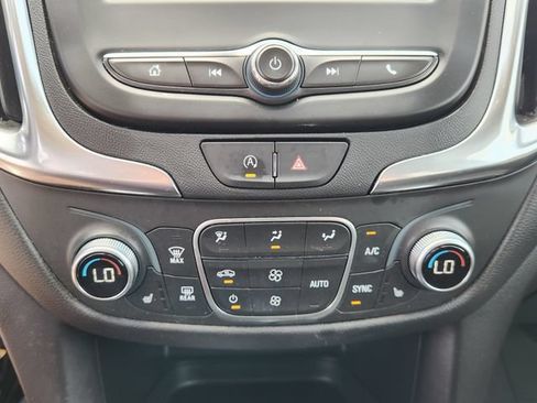 Used 2024 Chevrolet Equinox LT w/ LPO, Floor Liner Package FWD image 18
