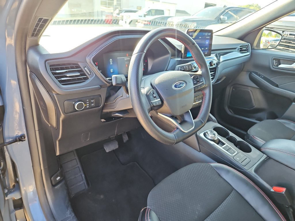 Used 2025 Ford Escape ST-Line AWD/4WD image 17