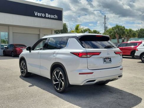 Used 2023 Mitsubishi Outlander SEL 40th Anniversary image 3