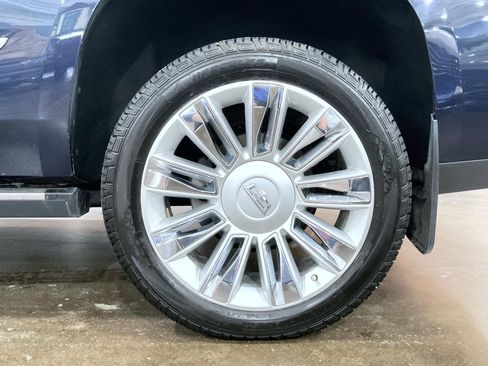 Used 2017 Cadillac Escalade Platinum image 26