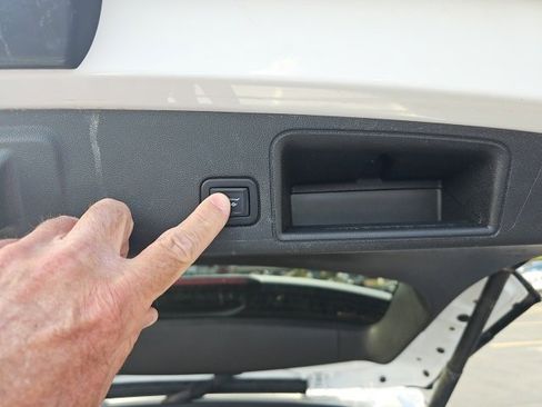 Used 2022 GMC Terrain Denali image 16