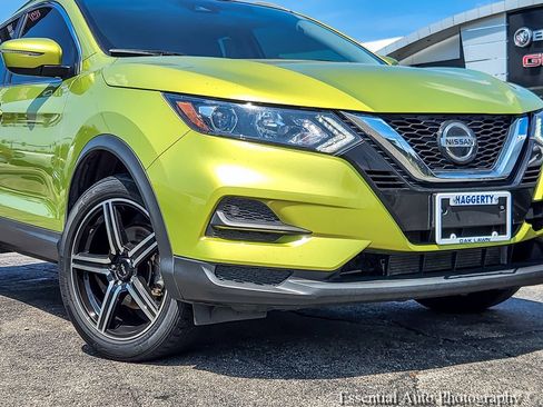 Used 2020 Nissan Rogue Sport SV AWD/4WD image 2