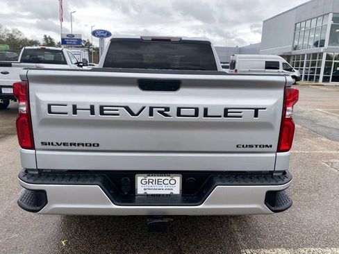 Used 2020 Chevrolet Silverado 1500 Custom w/ Custom Value Package AWD/4WD image 4