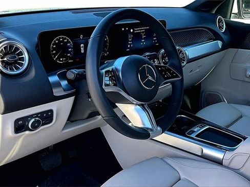 Certified 2025 Mercedes-Benz GLB 250 4MATIC image 20