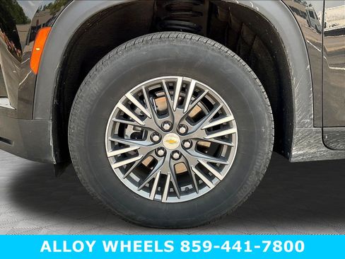 Used 2026 Chevrolet Traverse LT AWD/4WD image 10