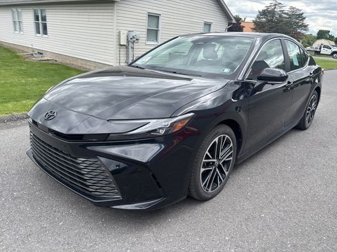 Used 2025 Toyota Camry XLE w/ Premium Plus Package FWD image 8