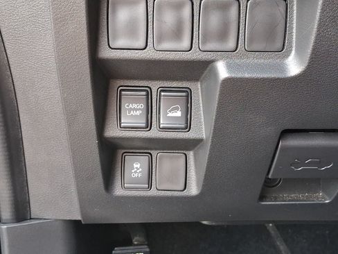 Used 2024 Nissan Frontier SV AWD/4WD image 26