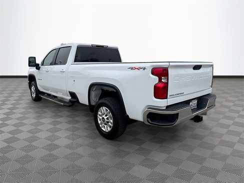 Used 2024 Chevrolet Silverado 2500 LT image 5