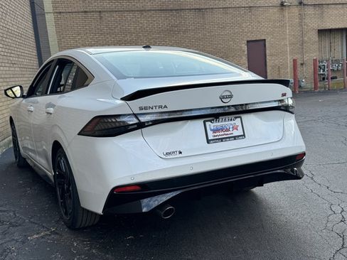New 2026 Nissan Sentra SR w/ SR Premium Package FWD image 21