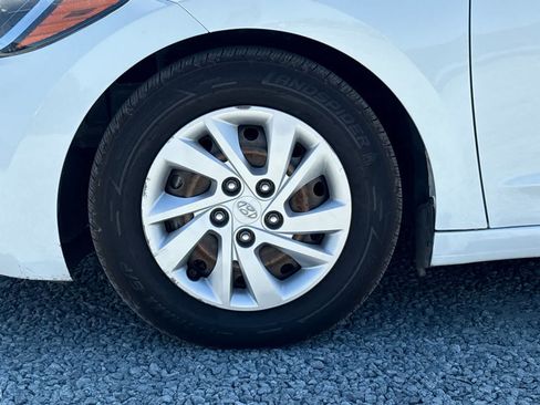 Used 2017 Hyundai Elantra SE FWD image 12