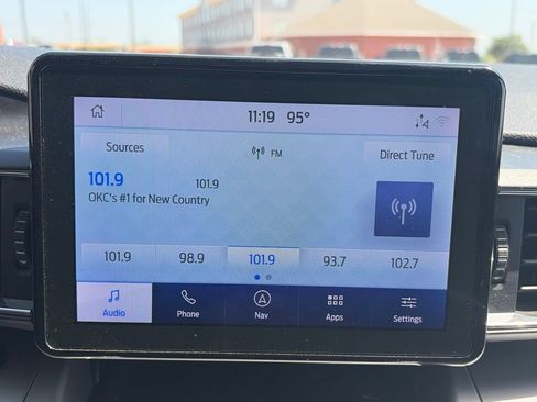 Used 2021 Ford Explorer XLT w/ Equipment Group 202A AWD/4WD image 29
