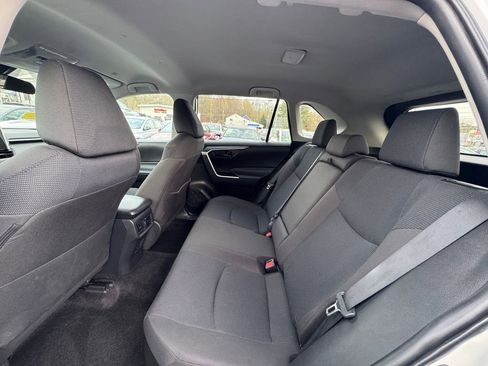 Used 2025 Toyota RAV4 LE AWD/4WD image 13