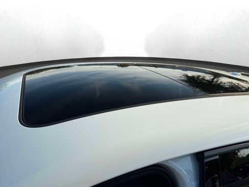 Used 2022 Porsche Macan image 34