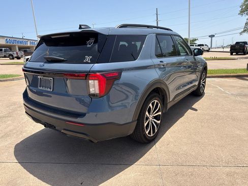Used 2025 Ford Explorer ST-Line w/ Premium Package RWD image 7