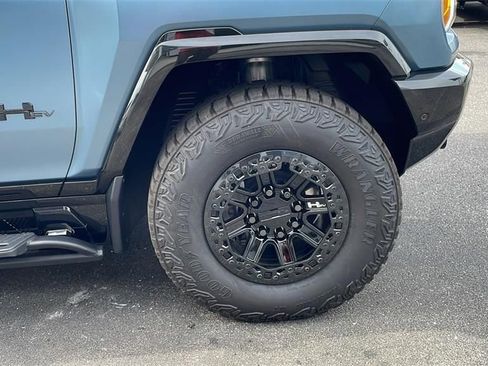 Used 2024 GMC Hummer EV 3X w/ Omega Edition image 8