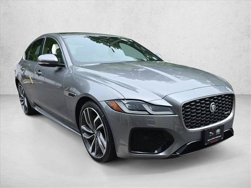 Used 2024 Jaguar XF R-Dynamic SE AWD/4WD image 3