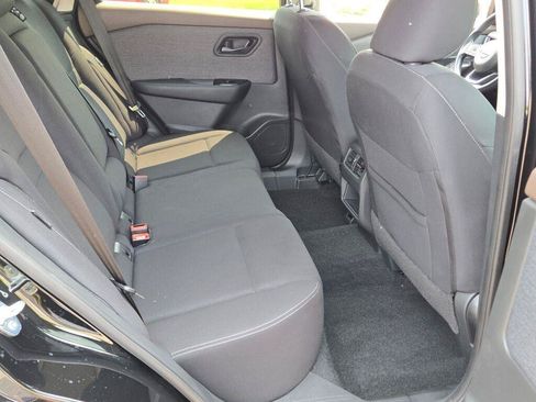 Used 2023 Nissan Rogue S AWD/4WD image 7
