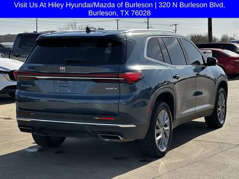 Used 2025 Buick Enclave Preferred image 4