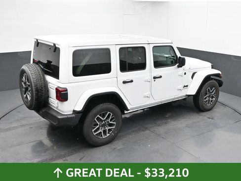 Used 2025 Jeep Wrangler Unlimited Sahara AWD/4WD image 29