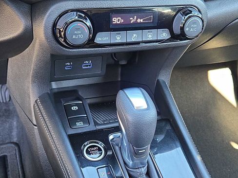 Used 2024 Nissan Kicks SR image 27