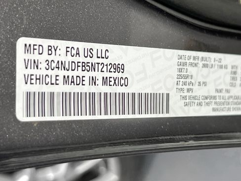 Used 2022 Jeep Compass Latitude AWD/4WD image 29