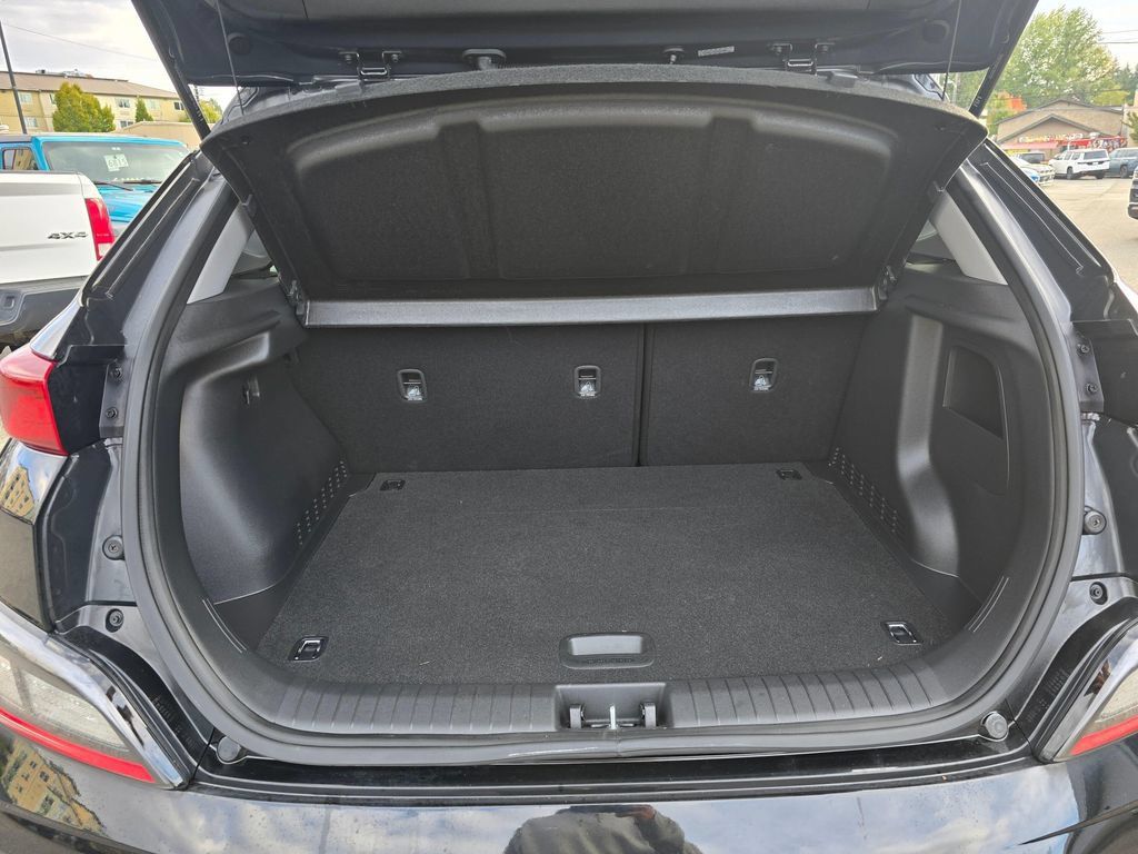 Used 2023 Hyundai Kona SE FWD image 13