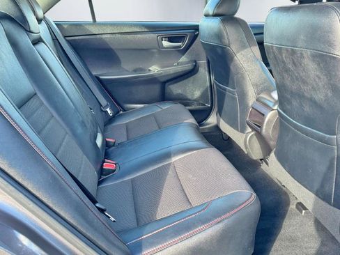 Used 2017 Toyota Camry SE image 17