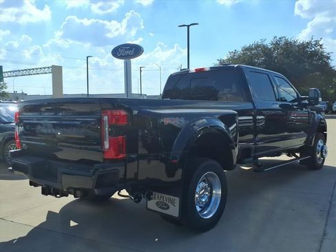 New 2026 Ford F450 Platinum w/ FX4 Off-Road Package image 3