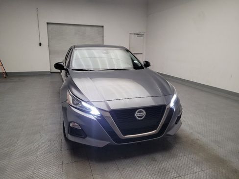 Used 2022 Nissan Altima 2.5 SR FWD image 14