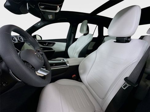 Certified 2026 Mercedes-Benz GLC 300 4MATIC image 27