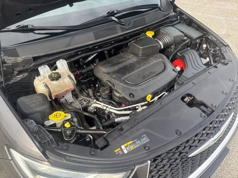 Used 2023 Chrysler Pacifica Touring-L FWD image 38