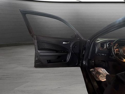 Used 2018 Dodge Charger GT image 21