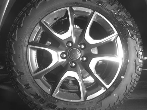 Used 2025 Jeep Compass Trailhawk image 14