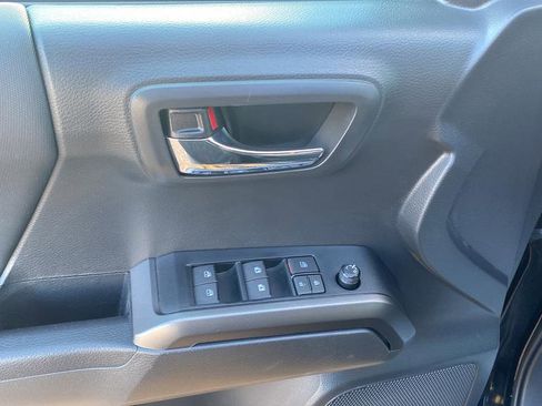 Used 2023 Toyota Tacoma TRD Sport w/ Black Out Package (TMS) image 21