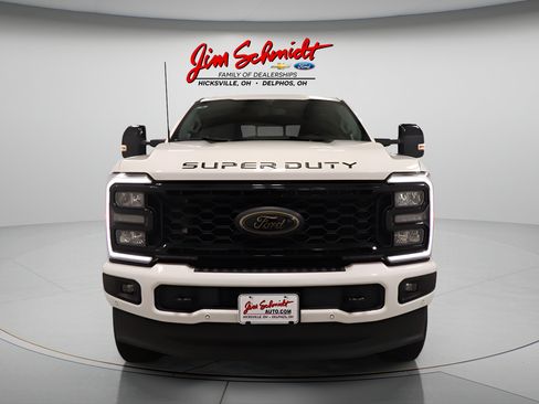 Used 2025 Ford F250 Lariat w/ Lariat Ultimate Package AWD/4WD image 3